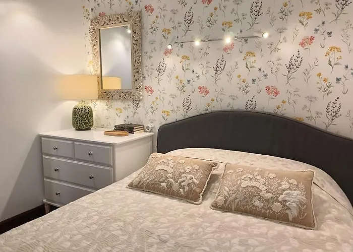 Centro. Bahia. Estaciones. * Santander