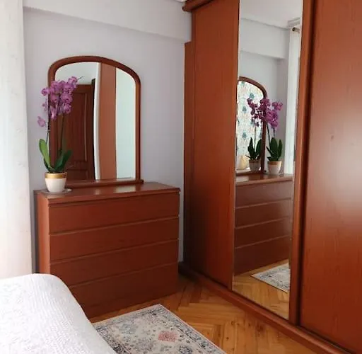 Centro. Bahia. Estaciones. Apartment