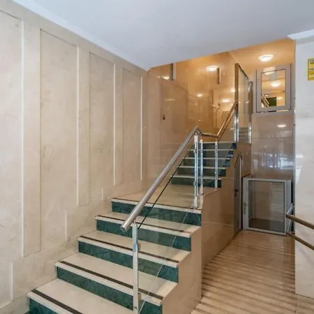 Centro. Bahia. Estaciones. Apartament Santander